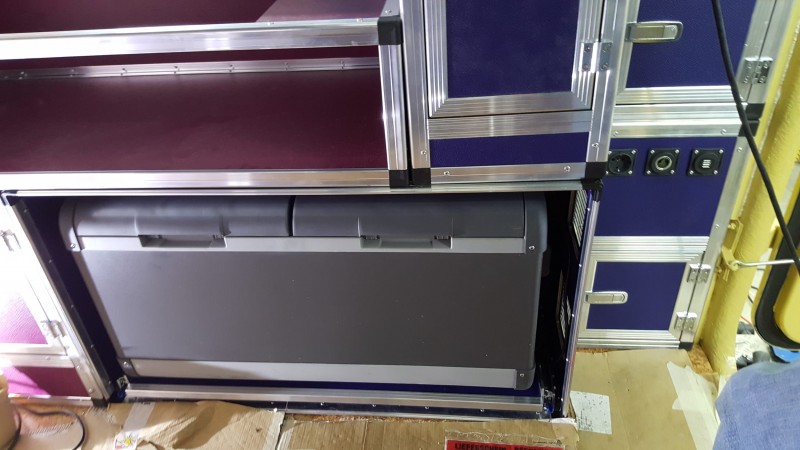 Steyr 12S21 4x4 Allrad LKW Innenausbau Kühlschrank