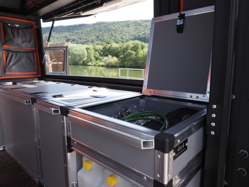 Alu-Cab Canopy Camper Ausbau