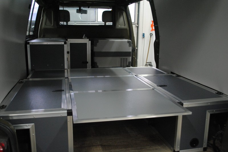 VW Bus T4 CAmper Hubdach Innenaubau Case Maker