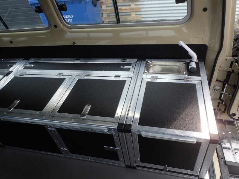 Toyota Land Cruiser HZJ78 Innenausbau Case Maker System