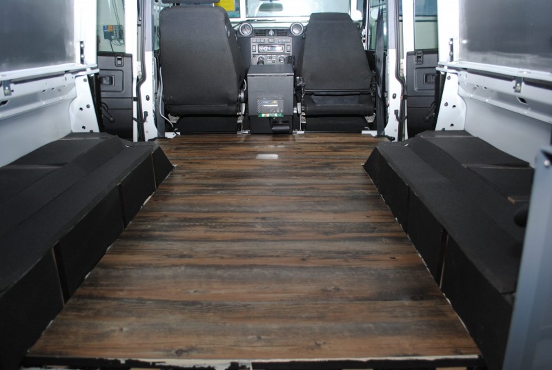 Land Rover Defender 110 Isolierung Camper Ausbau