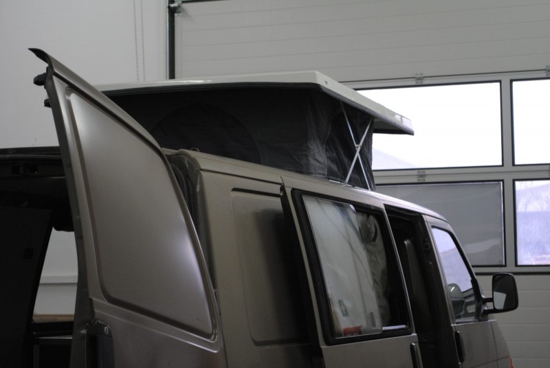 VW Bus T4 CAmper Hubdach Innenaubau Case Maker