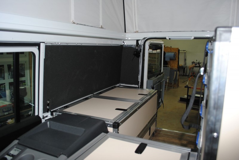 Land Rover Defender 110 Sitzbank Offroad Camper